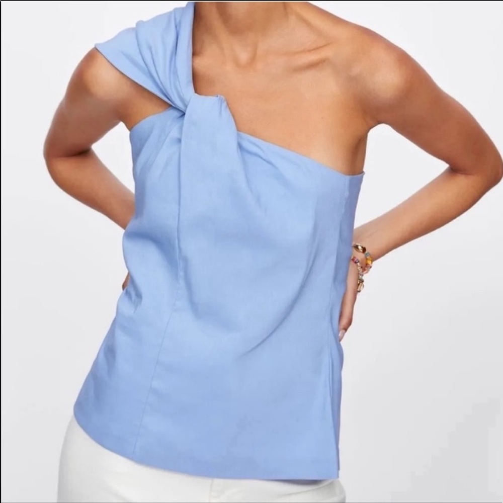 NWT Zara Asymmetrical Knotted Top